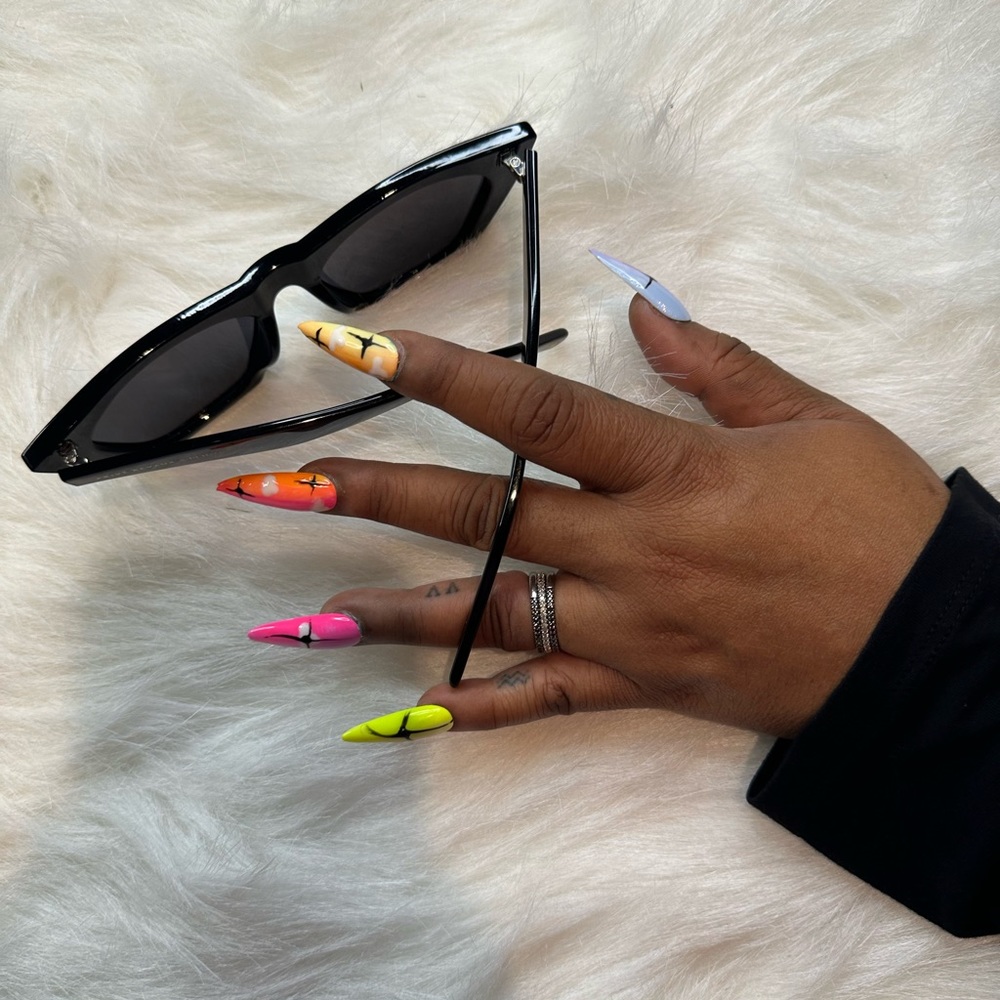 “Star Lite” Press On Set by LoveScottiNails